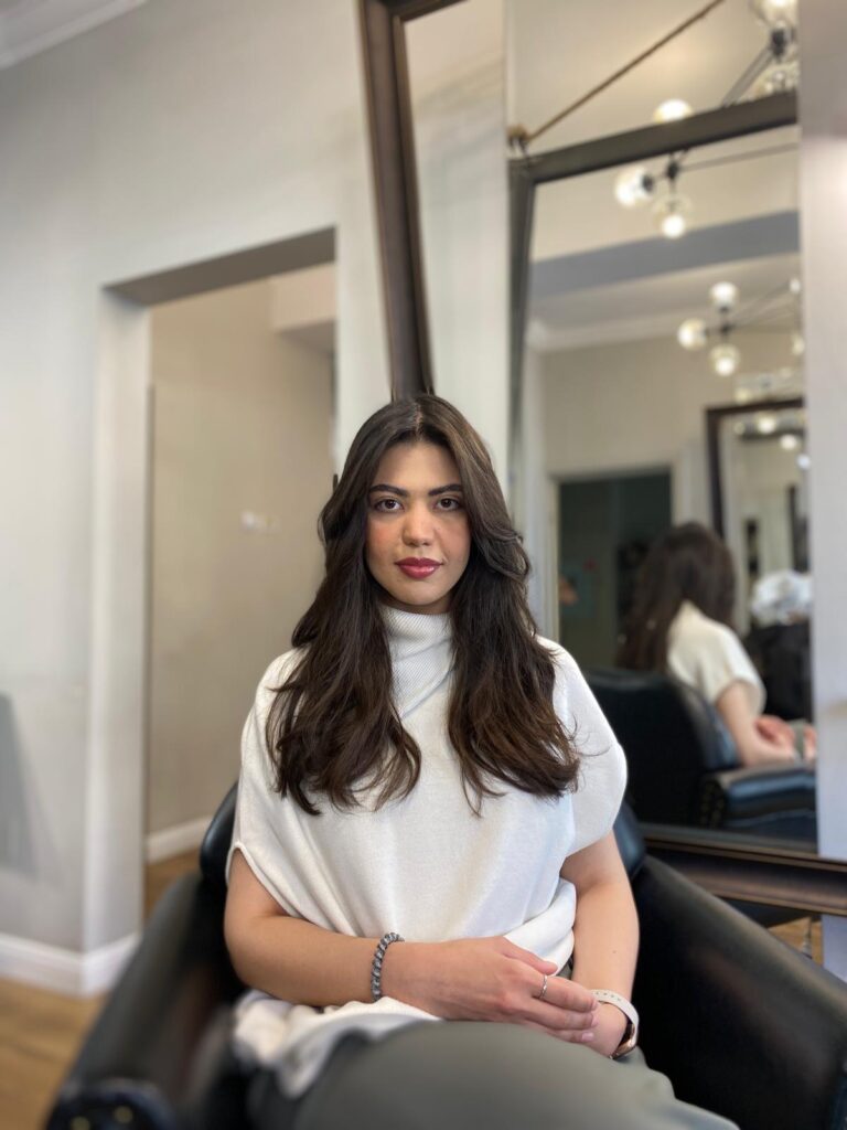 Păr brunet sănătos și strălucitor