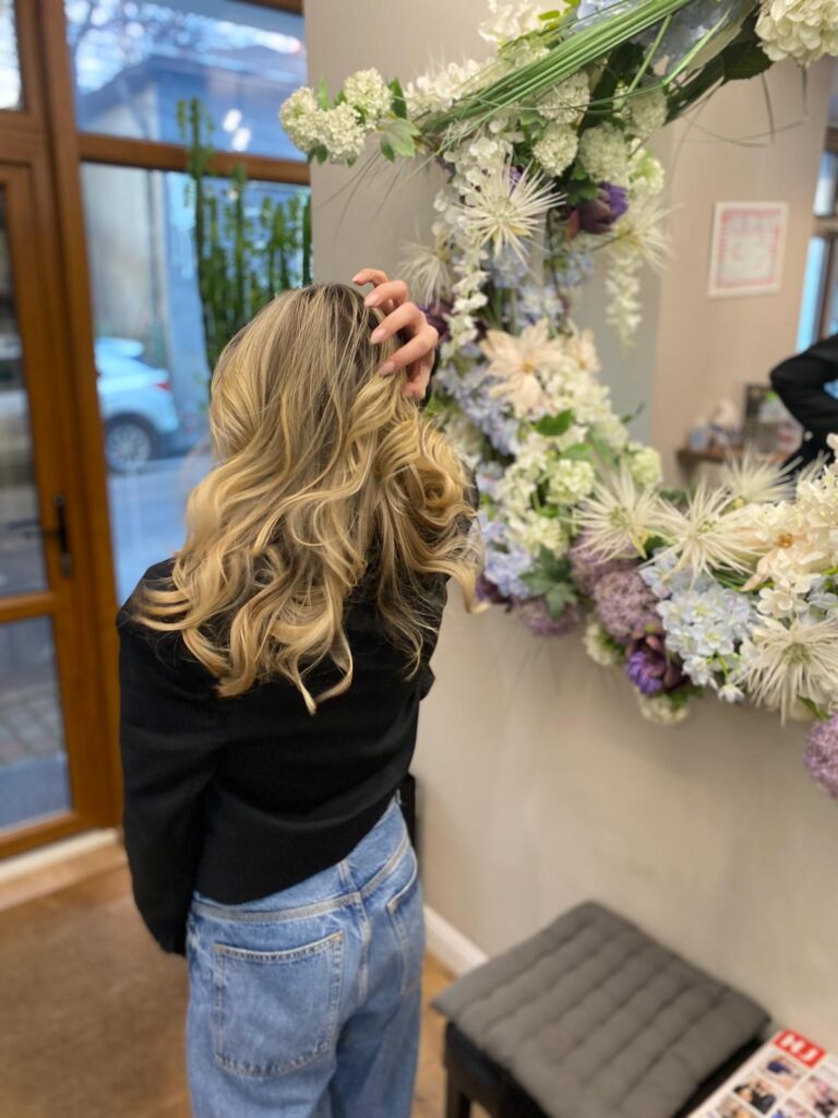 Vopsit și balayage blond la Sassy Salon
